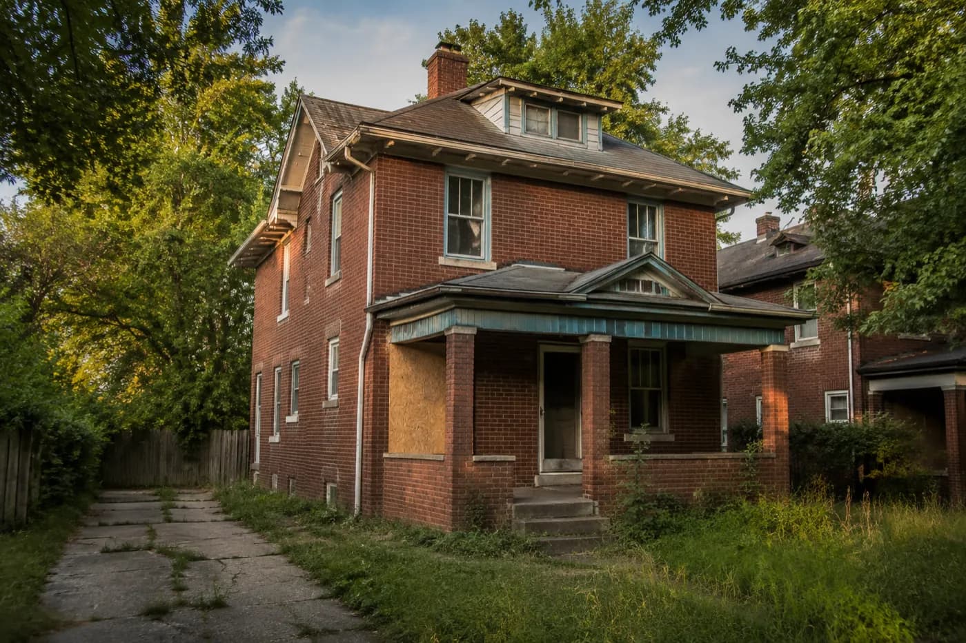 Brick home in pre-foreclosure that needs repairs